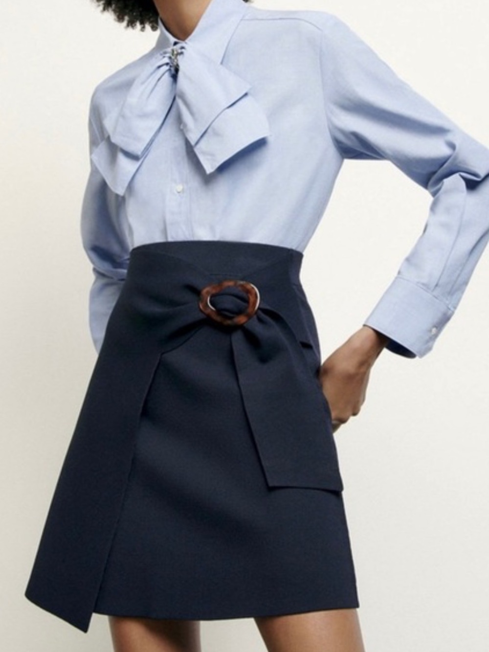 SANDRO PARIS PASSY SKIRT
Elegant Navy Wrap Skirt